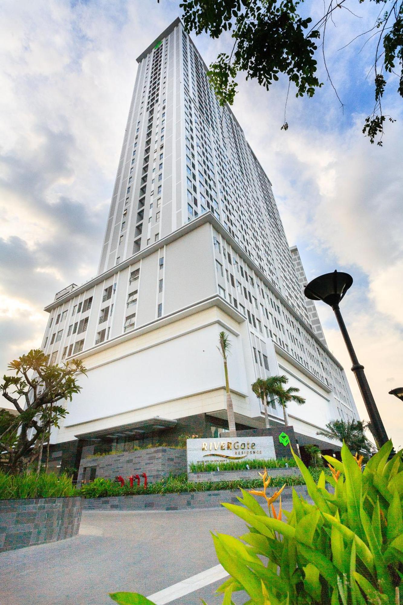 Awesome Rivergate Apartment - Cbd In Hcm City Хошимин Екстериор снимка