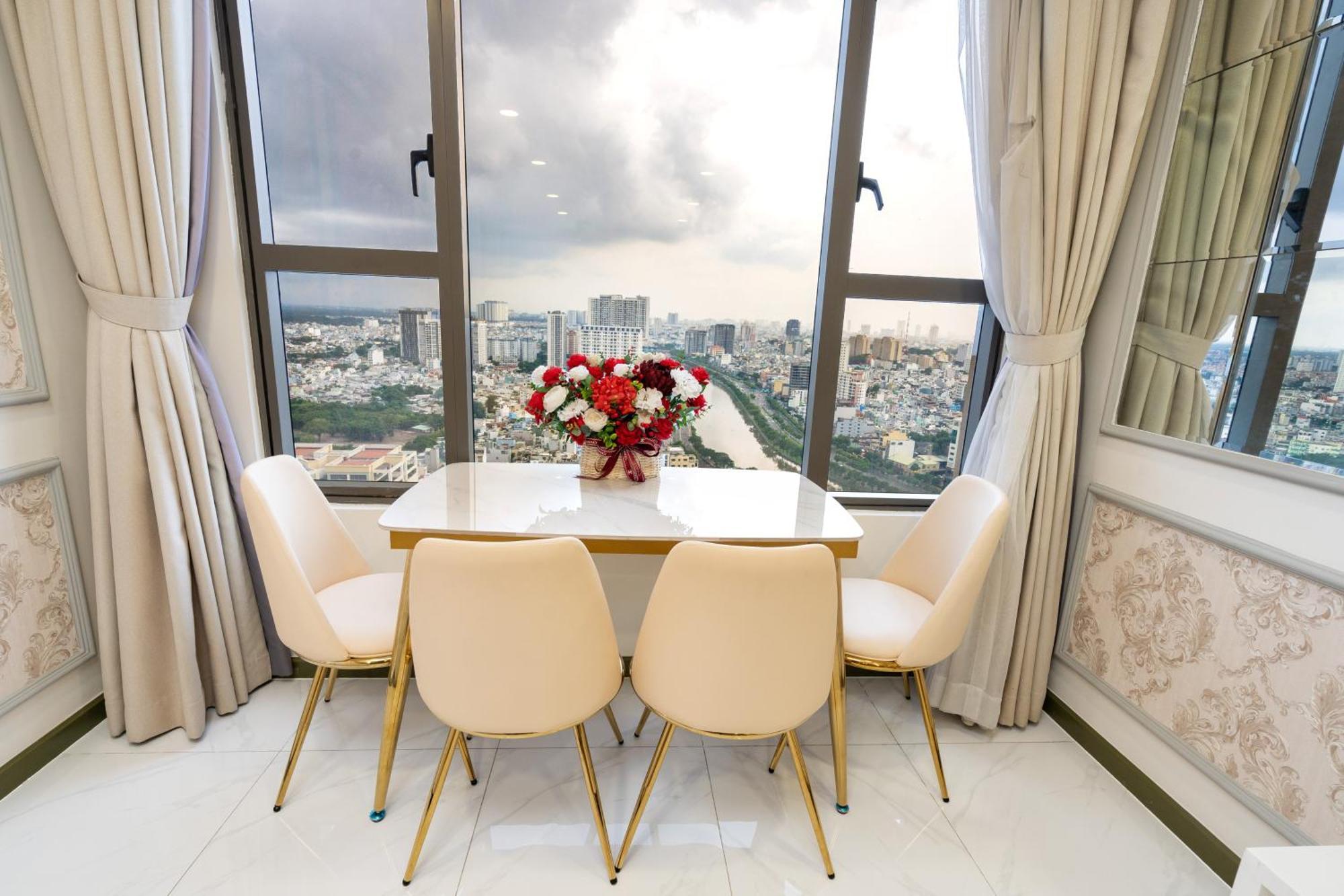 Awesome Rivergate Apartment - Cbd In Hcm City Хошимин Екстериор снимка